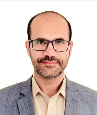 طاهر مصطفي